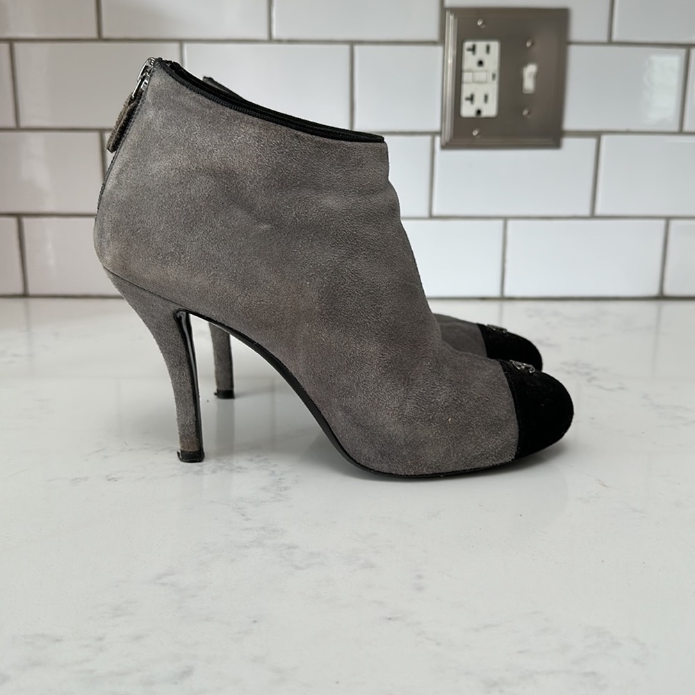 Chanel boots - Picture 2 of 4